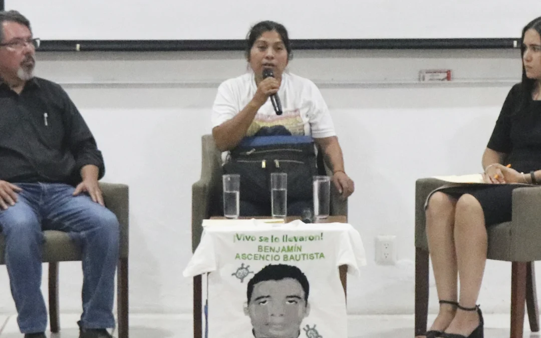 UMG recibe a Cristina Bautista, madre de Benjamín Ascencio, uno de los 43 normalistas desaparecidos